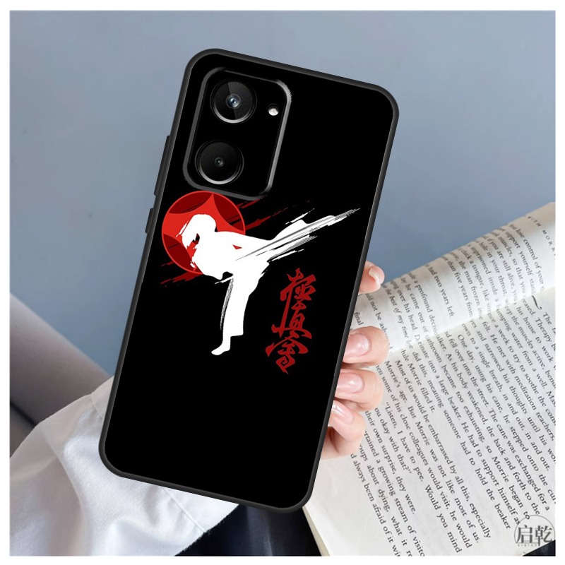 حافظة بتصميم رمز كيوكوشين كارا - مراجعة Realme C67 وسعره
