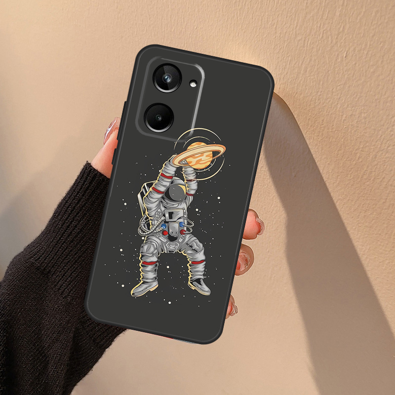 جراب رياضي بتصميم رائد فضاء لل - مراجعة Realme C67 وسعره